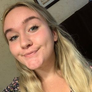 Meet your Posher, Gaby